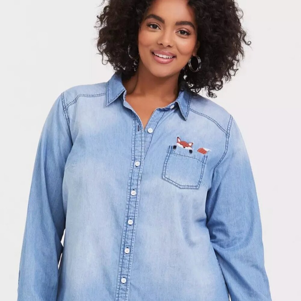 TORRID Taylor - Medium Wash Denim Fox Button Down Shirt - 1x